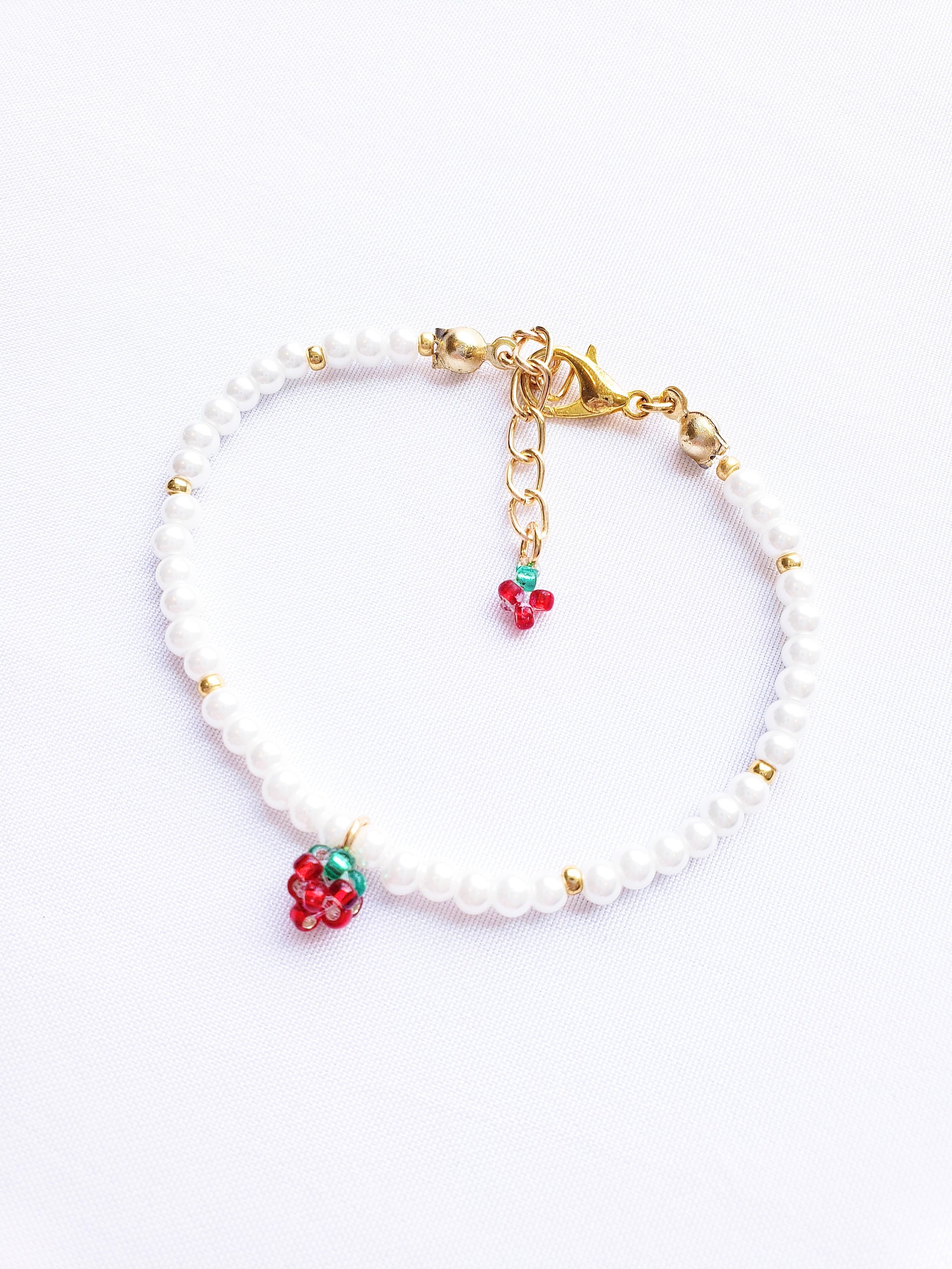 Strawberry charm bracelet / strawberry beaded bracelet / fruit | Etsy