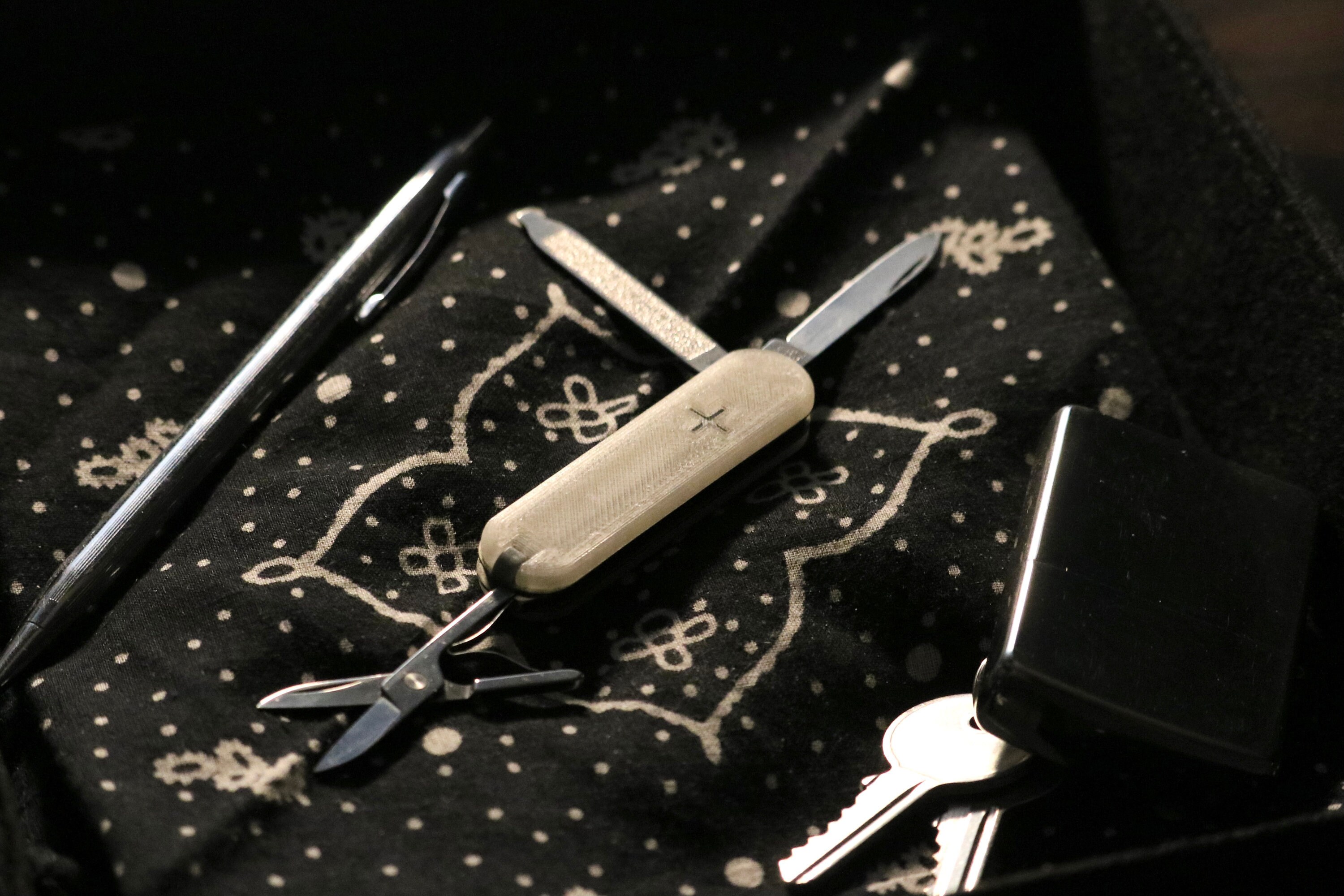 Victorinox classic online sd scales