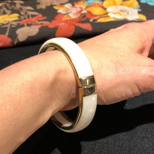 White Lucite and Brass Bangle Bracelet, Retro Chic, Gold Tone, Vintage, Gift Ideas.