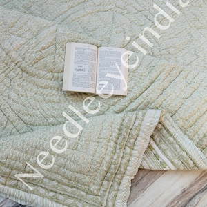 ハンドブロックプリントのクイーンキルト：花柄コットンベッドスプレッド