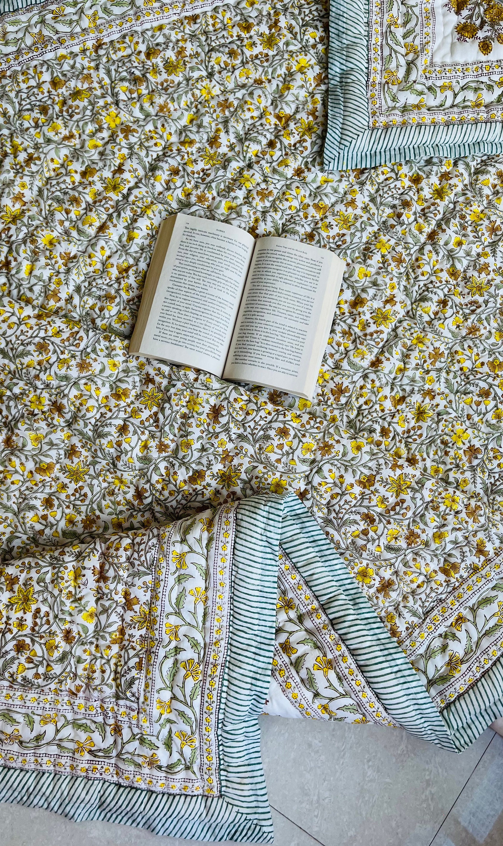 インド　キルト布製　額縁　アンティーク インドの手しごと Kantha Quiltフェア – Merle（メルル）