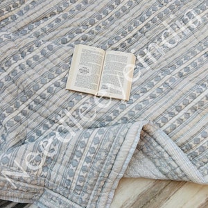 Handgjort Kantha-täcke i king size: Turkiskt blush-överkast i ekologisk bomull
