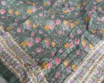 L (Queen ) ブロックプリントリバーシブルキルト ブロックプリントのクイーンサイズコットンキルト：リバーシブル