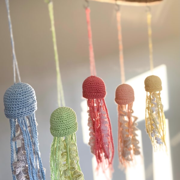 Qualle maritimes Mobile Amigurumi Qualle Kuscheltier für Frühchen Geschenk für Baby crochet animal