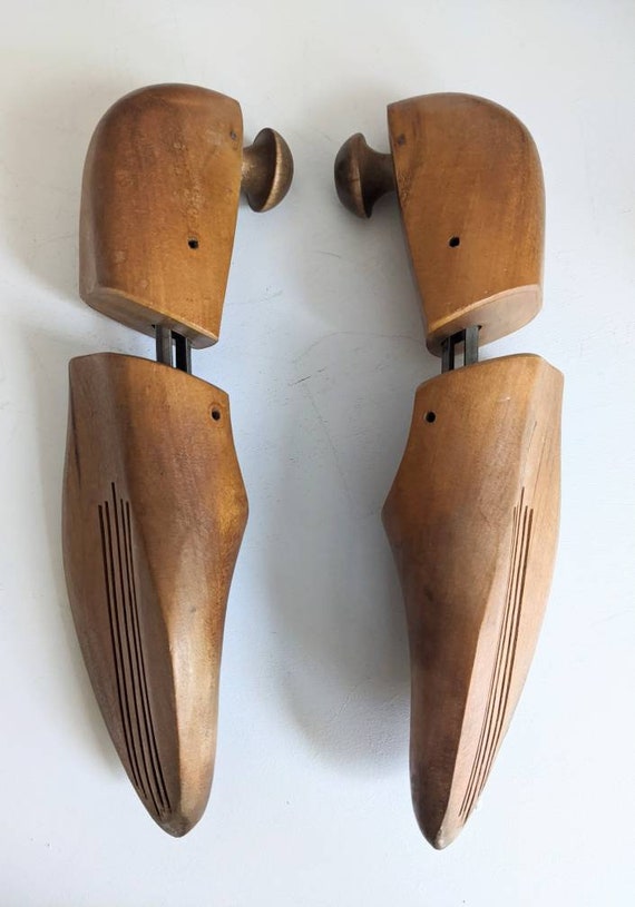 VINTAGE SHOE FORMS, Paired Spring loaded Shoe Tre… - image 3