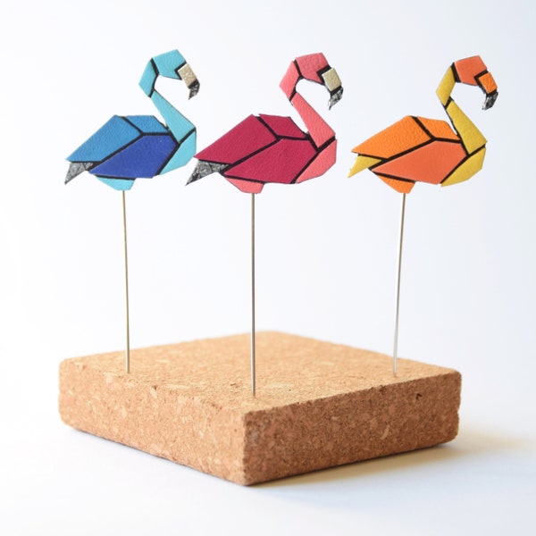 Broches, fibule "Laurent" en cuir recyclé, esprit origami Flamant Rose