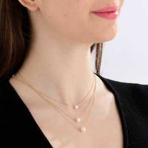 White pearl hotsell gold necklace