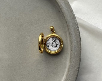 Penny Locket in Yellow Gold