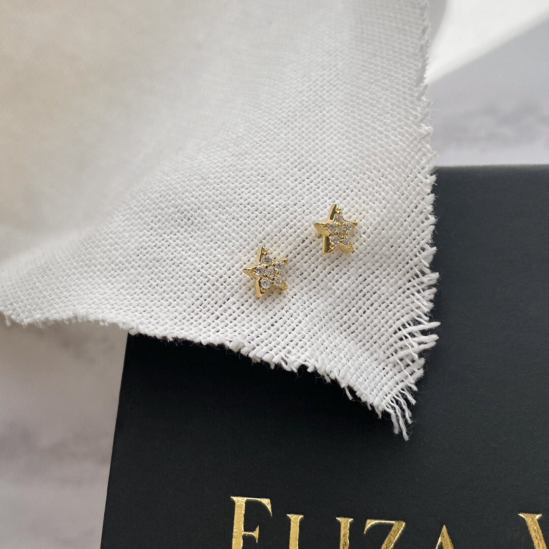 ネット限定】 パメオポーズ V-STAR イエロー EARRING ピアス(両耳用