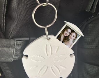 Sand Dollar Schlüsselanhänger mit Pull-Out Foto - 3D gedruckte personalisierte Strand Andenken, Brautjungfer Geschenk, Ozean Liebhaber Geschenk, benutzerdefinierte Foto Schlüsselanhänger