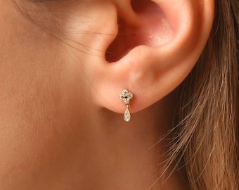 Aretes de trébol de oro de 14 quilates: detalle de diamante, amuleto de la suerte