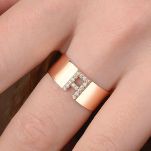 Anillo con letra, anillo con inicial, anillo con banda de cigarro, anillo de oro real, anillo de diamantes delicados, anillos para uso diario, anillo de oro macizo de 18 quilates