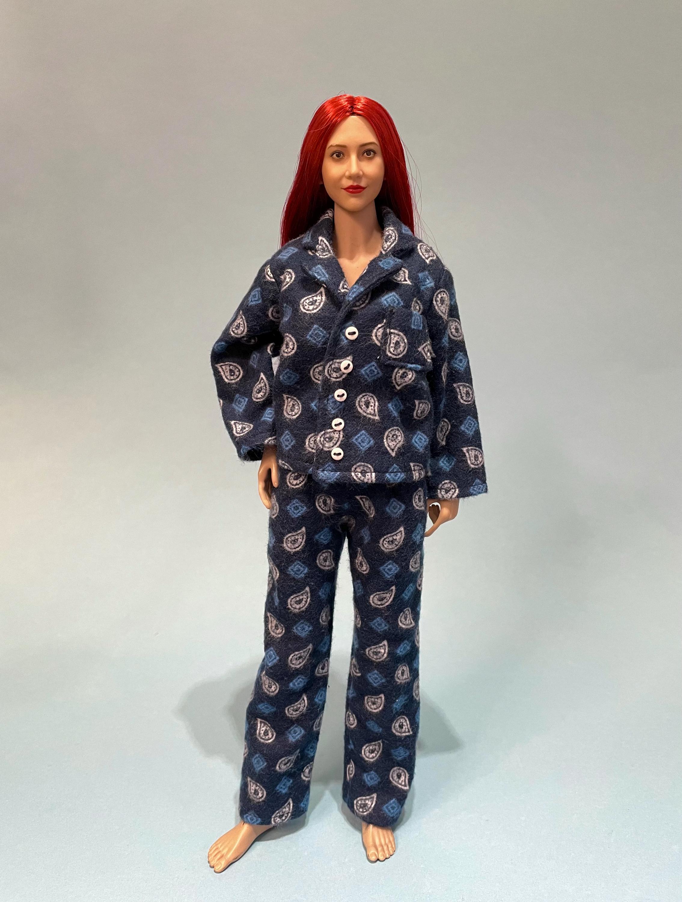 1 6 scale long sleeved pajamas sets in two colors for 12 inch female action figures and dolls like Tbleague Jiaou phicen