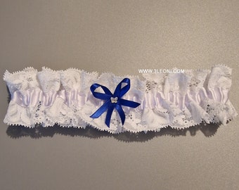 Weißes Brautstrumpfband mit blauer Schleife und Swarovski-Kristall-Schmetterling