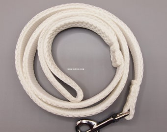 White leash for ceremony