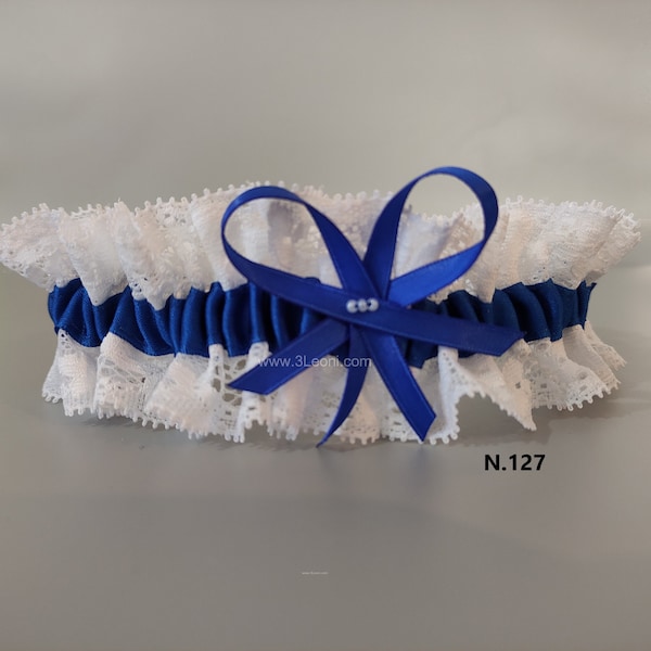Giarrettiera in tulle bianco e raso azzurro con perle