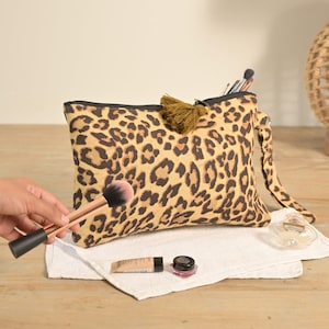 Petite trousse de maquillage à imprimé léopard, pochette pour femme, trousse à maquillage, trousse de maquillage de voyage, trousse personnalisée, trousse tendance, cadeau pour femme