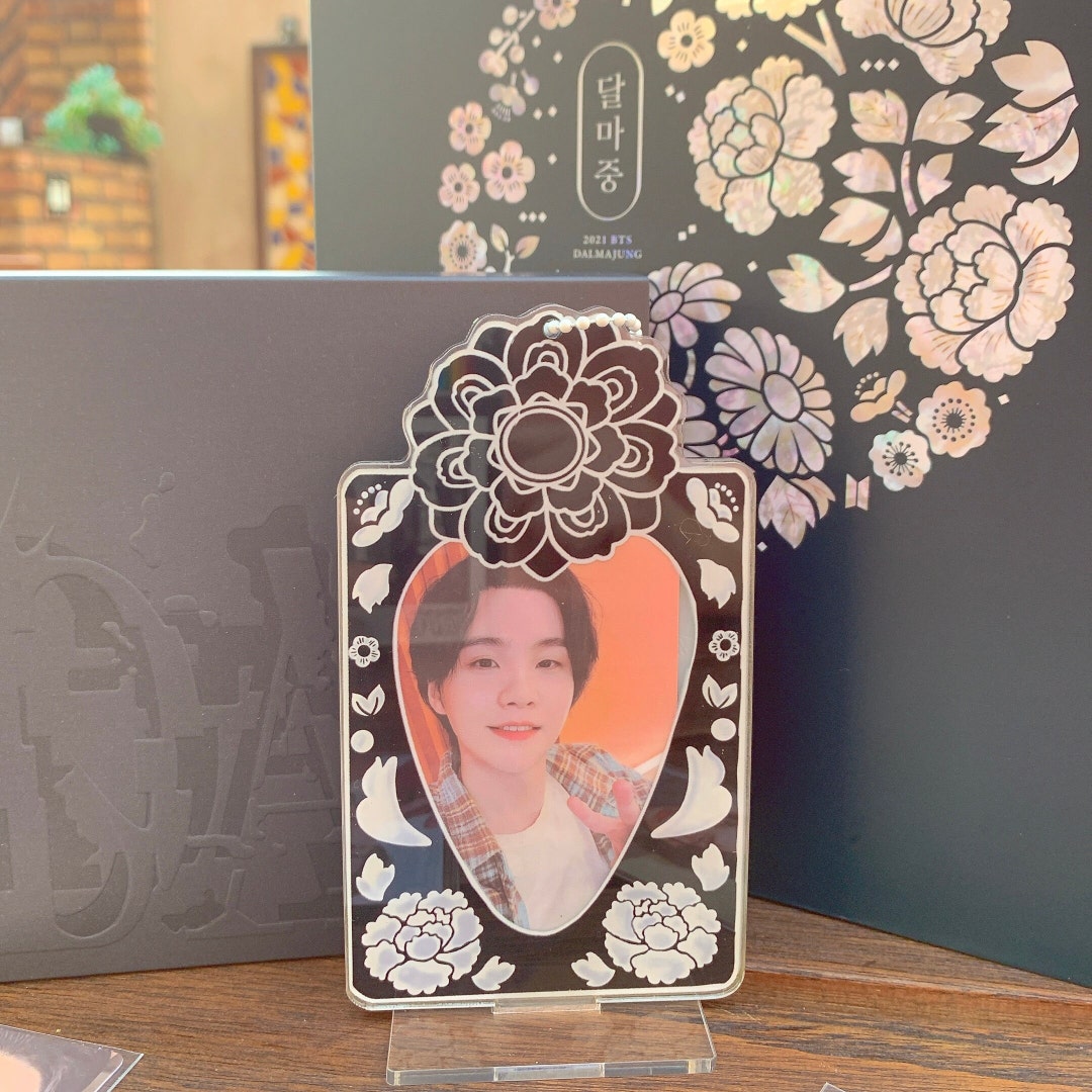 Yoongi Suga Agust D Pc Lotus Flower Guitar Pick future Gonna Be Okay