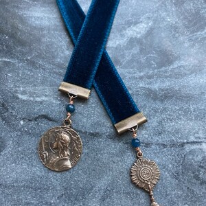 Velvet Catholic Bookmark Blessed Sacrament and Joan of Arc Bronze Blue Velvet zdjęcie 2