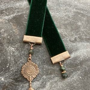Velvet Catholic Bookmark - Blessed Sacrament - Bronze - Green Velvet