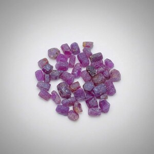 Lote de cristales de rubí rosa de Record Keeper, procedente de África (36 gramos)
