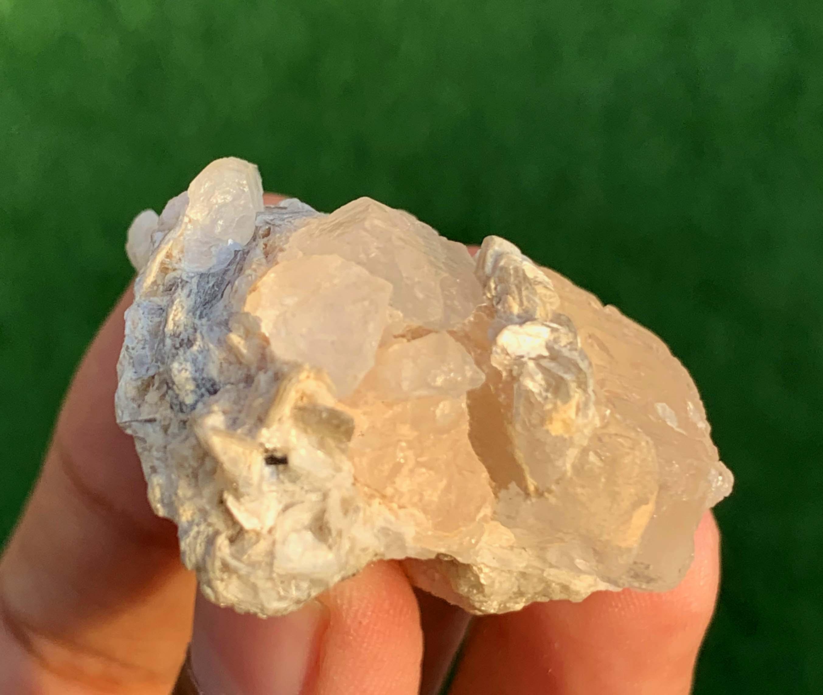 パキスタン スカルドゥ産 エッチングトパーズ パキスタン・スカルドゥ産天然DTエッチングトパーズ結晶（長石付き