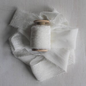 Bouquets de mariage avec ruban de velours de soie BLANC, ruban neutre, ruban blanc, ruban déchiré à la main, ruban effiloché, emballage cadeau, 2" et 1" 2,5 mètres