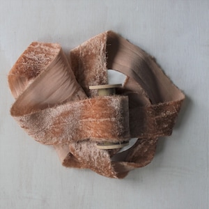 Ruban de velours de soie DUSTY ROSE, ruban de bouquet de mariage, ruban neutre, ruban déchiré à la main, teint naturellement, teint à la main, teint écologique, 2,5 mètres