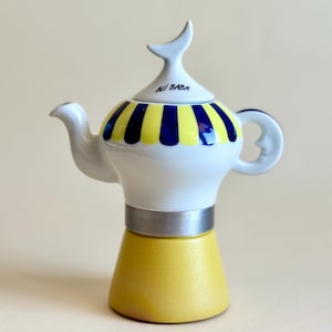 Cafetera moka vintage para estufa "Ali Babà" de acero inoxidable y porcelana, fabricada por ANCAP, Hecha en Italia, Cafetera de colección - 2 tazas