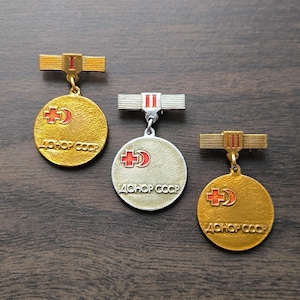 Sovjetunionen Donatormärken Set I II III Klass Sovjetiska Röda Korset Vintage Medaljer Original