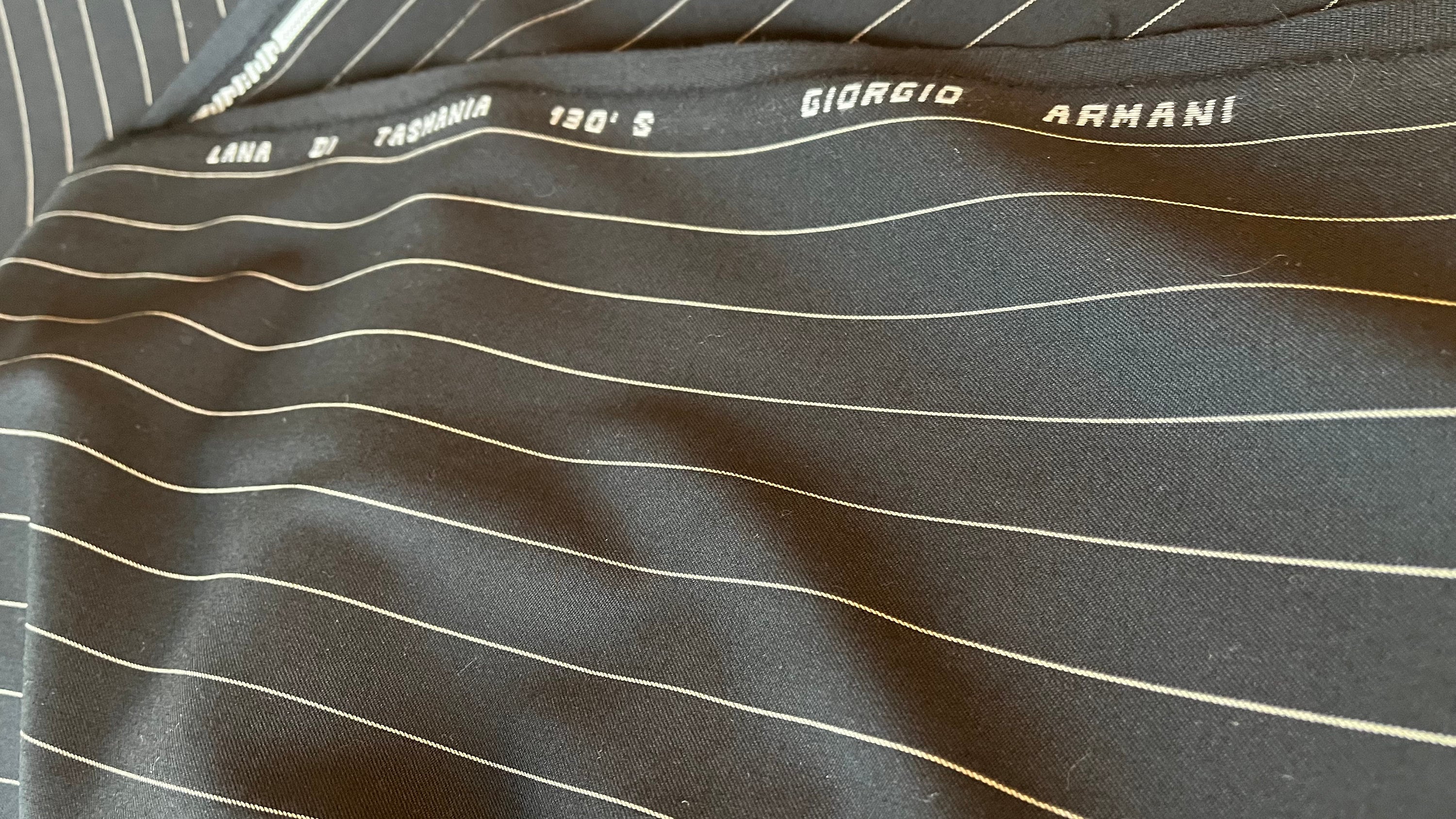 【高級】GIORGIO ARMANI イタリア LANA VIRGIN WOOL Giorgio Armani Virgin Wool Cardigan | Harrods UK