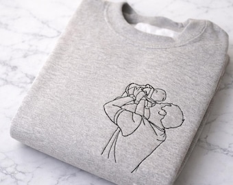 Valentinstagsgeschenk |  Hoodie mit bestickten Portrait, Stickerei nach Foto | Geschenk für Freund, Partner oder Familie | Personalisiert