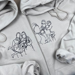 Bestickter Familien Hoodie Personalisiertes Sweatshirt perfekt als Geschenk Line Art Foto Geburtstagsgeschenk Familienfoto zdjęcie 1