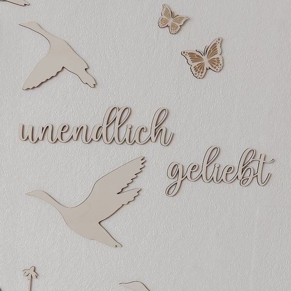 unendlich geliebt - Schriftzug aus Holz, 3D Wandtattoo, Wanddekoration für Kinder- und Babyzimmer