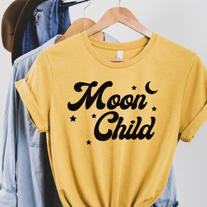 Camicia bambino luna, camicia astrologia donne, maglietta grafica bambino luna, magliette Hippie, camicia abbigliamento Boho per le donne, camicia bambino luna carino