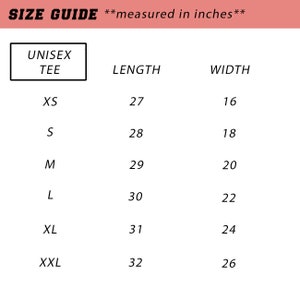 Op de afbeelding: Maattabel voor een unisex T-shirt, gemeten in inches. De tabel toont maten XS tot en met XXL met de bijbehorende lengte- en breedtemaat.