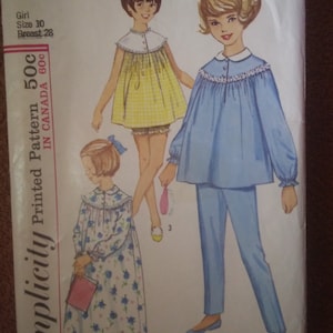 Vintage 1964 Simplicity 5552 Girl&#39;s Mod Nightgown or Pajamas in Two Lengths Size 10 Breast 28 cut and complete