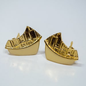 Vintage 1970s 1980s Crown Trifari Gold Tone Brutalist Textured Glossy Cream Winter White Enamel Abstract Geometric Earrings Clip on Backs