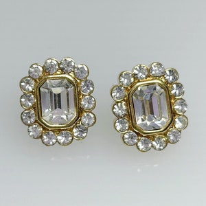 Vintage crown TRIFARI Signed Simulated Diamond Rhinestone Crystal Pierced Earrings