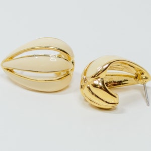 Vintage Trifari TM Gold Tone Glossy Cream Winter White Enamel Hoop Earrings Pierced Backs
