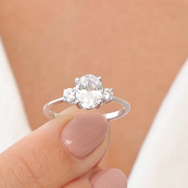 1.5CT Oval CZ Solitaire Ring: Sterling Silver Promise Ring