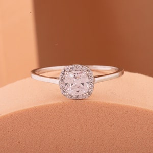 0,50ct ct (5,00 mm) Kissenschliff Moissanit Ring, minimalistische Kissenform Art-Deco-Verlobungsring, Versprechen Ehering