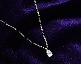 Conjunto de collar y aretes en forma de lágrima de oro macizo de 14 k - Circonia cúbica