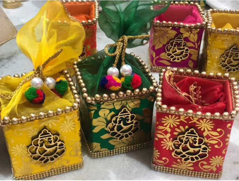 Cajas dulces indias de 10-100 piezas, regalo de boda, caja de regalo india, regalo de dama de honor, regalos de devolución, recuerdo de boda, regalo de matrimonio, caja Shagun imagen 3