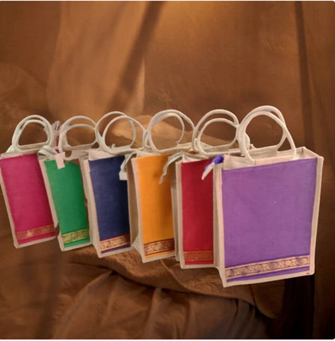 100 Pcs Jute Bags With Contrast Kolam Print for Return Gifts Thamboolam