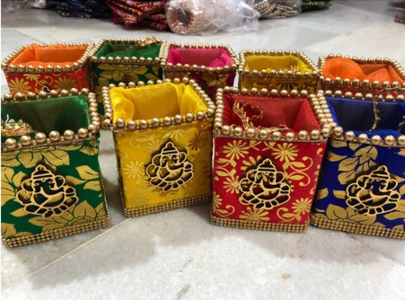 Cajas dulces indias de 10-100 piezas, regalo de boda, caja de regalo india, regalo de dama de honor, regalos de devolución, recuerdo de boda, regalo de matrimonio, caja Shagun imagen 2