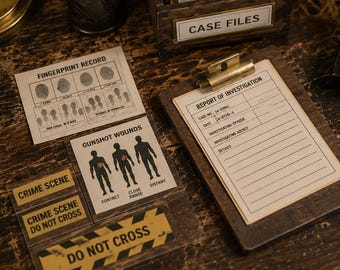Scène de crime miniature à imprimer pour maison de poupée | Dossiers de police et accessoires d'enquête à l'échelle 1:12