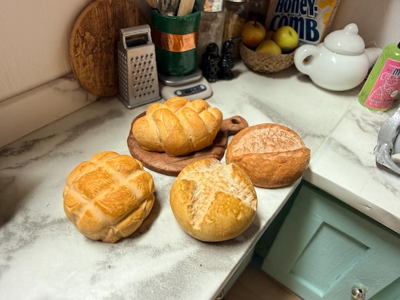 1:12 Scale Miniature Artisan Bread – Dollhouse Bakery Loaf – Polymer Clay Bread – Rustic Kitchen Food Decor
