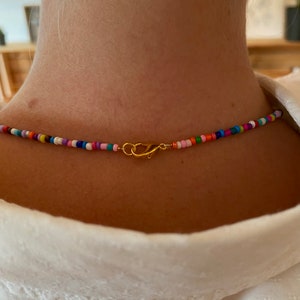 Bunte Perlenhalskette, bunter Perlenchoker, liebevoll handgemachte Perlenkette, colorful necklace, dezent Bild 2