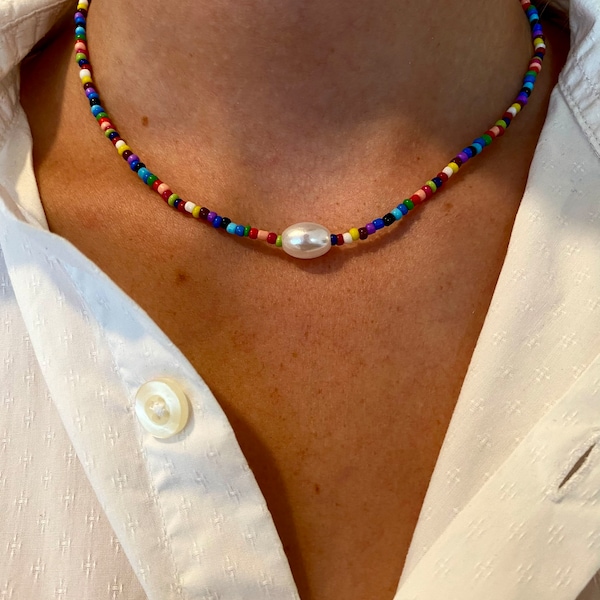 Collier de perles colorées, tour de cou de perles colorées, collier coloré, fait main avec amour